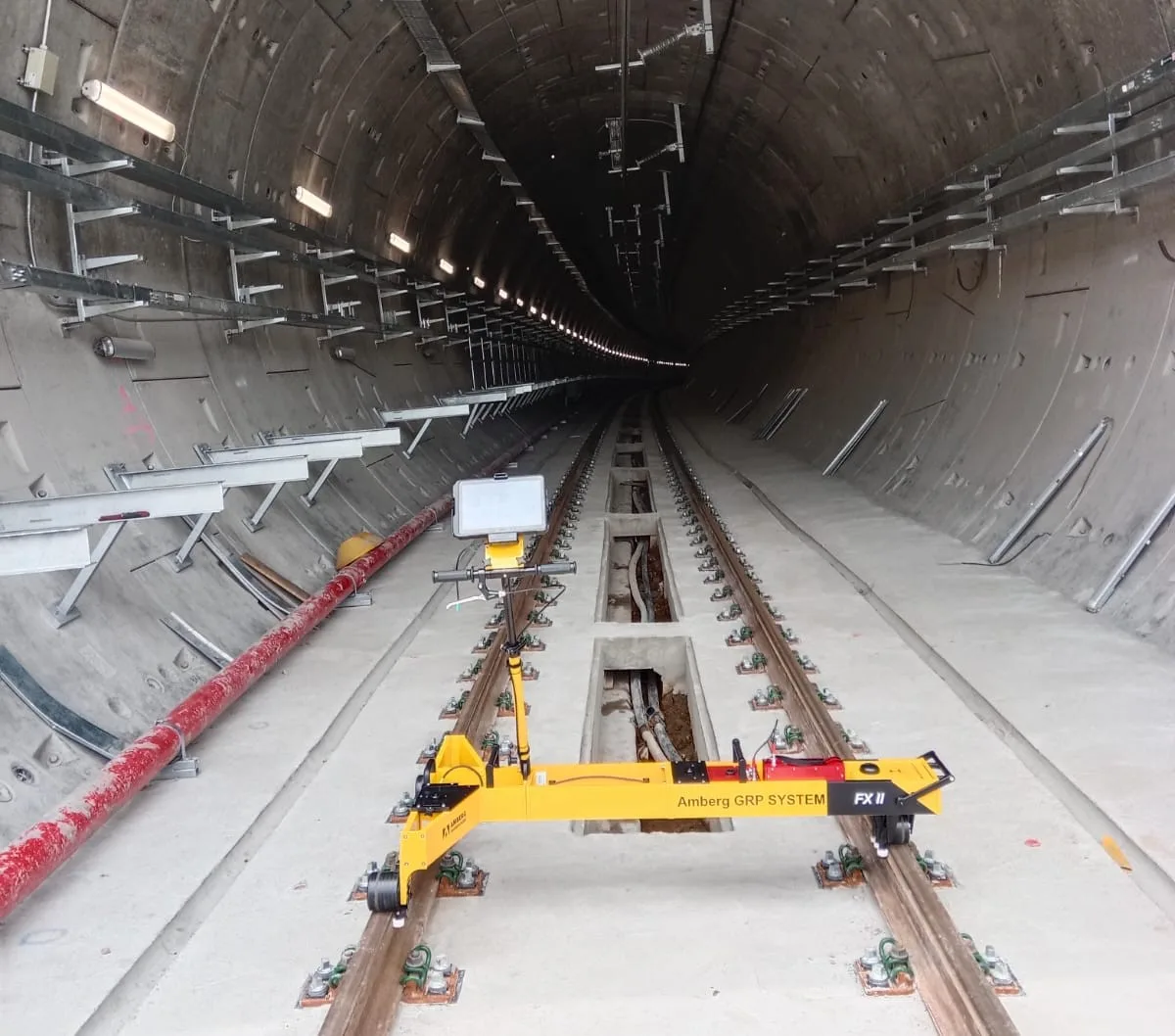 Topografía ferroviaria con equipos Leica y Amberg en vías del Tren Maya